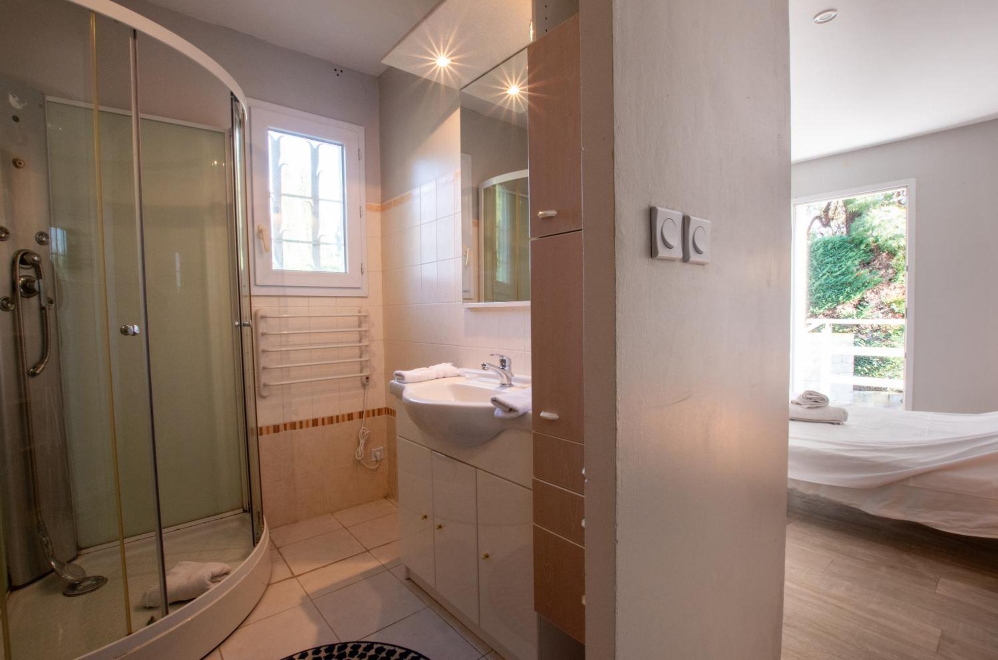 Ibis - Villa Avec Piscine, Jardin Et Parking Арл Екстериор снимка